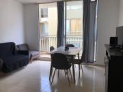 Apto de 3 habitaciones con ventiladores y parqueadero comunal