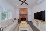 Manuka Village - Sleeps 8 - Free parking x 4