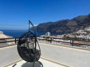 Room in 4 bedroom penthouse with stunning patio