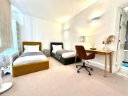 Charming 3 Bed Luxury Flat in Central London