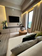 1 br with balcony walk to IT Park Cebu nice view pool access