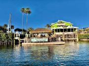 Pool View, One Bedroom Walk To Beach Daily Rentals