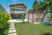 Casa Solo - Chic Industrial 1BR Villa Close to Pererenan Beach