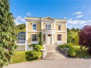 Montebello Apartment