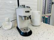 JC House - 4 Br, AC & Wi-Fi Close Coles & Train