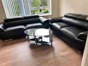Spacious 2 bed apartment - Free parking