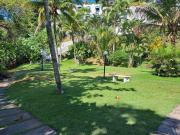 Apto pé na areia Toninhas em condomínio