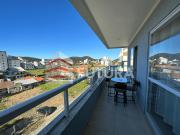 Belíssimo apartamento a poucos metros da praia LA003E