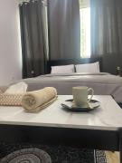 Corniche Street - Extremely Unique Room