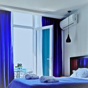 Cozy Sea Mountain Apt#10 Free Wi-Fi Equipped for Long Term Stays