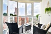 Luxury High-Rise 21st Floor 2 Bedroom 2 Bath Flat