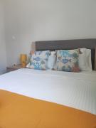 Top Skála Neón Epivatón