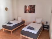 Zentrale 2-Zimmer-Wohnungen für Gruppen & Monteure, fußläufig zur Elbe & Shoppingcenter