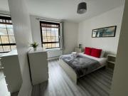 Old Street 1-Bedroom Entire Apartment Central London