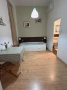A14 Parliament Sunflower Cozy Apartment A14 Parliament Sunflower Cozy Apartment