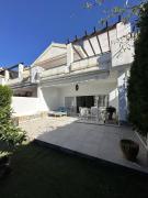 Chalet con barbacoa y piscina Chalet con barbacoa y piscina