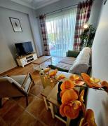 Family-Friendly 2BR Poolside Apartment with Terrace, Universal Area