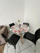 Apto completo e bem localizado