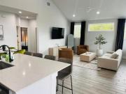 Luxury Combined Homes - Downtown Access - Balcony