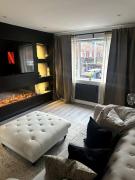 Luxury 2-BR house AO arena & City & Old Trafford