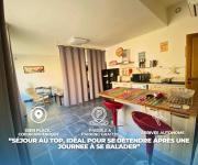 Le Nid Douillet au Pied des Remparts dAvignon