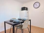 Comfy unit near Garden City Westfield Street Parking