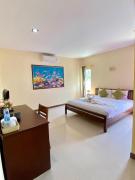 Lanta Just Come Hotel