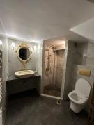 Blessings Apartment with Private Garden and Parking