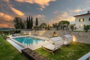 Villa Sunkiss: Luxury Farmhouse with Tuscan Flair