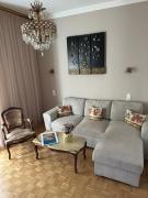 Sunny Vintage Paradise