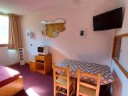 Studio divisible avec balcon plein sud, à 100m des commerces et 80m des remontées mécaniques - FR-1-356-344