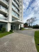 Apartamento en Summer Tower, Punta del Este con servicios