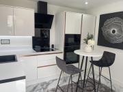 Modern-luxury 1bedroom-EnsuiteBathroom-Garden-Wifi