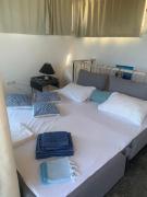 ROMANTIC HOUSE 6 STEPS FROM THE SEA