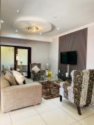 Townhouse on 6526 Boiketlo Street, Golfview