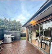 Melbourne home close to Airport & Train Station