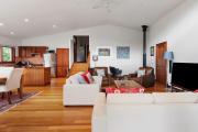 Top Leura