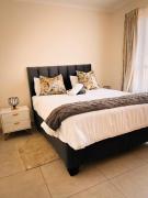 Tetanis Luxury Oasis