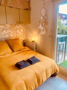 Joli studio avec grande terrasse et parking