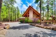 Wraparound Deck and Large Yard Pinetop Home!