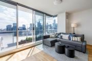 Modern Nomads Stunning City & River View 3BR with Carpark