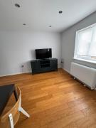 2-Bedroom Flat Walking Distance to ExCeL London - Perfect Location!