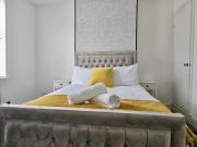 2 Bed House - Sleeps 5 - Garden - Parking - Wifi 2 Bed House - Sleeps 5 - Garden - Parking - Wifi