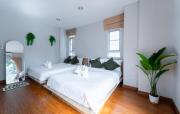 5 star Spacious & Bright 4BR House with cinema