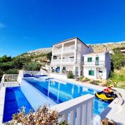 Family-friendly apartments with swimming pool Podstrana, Split - 23526