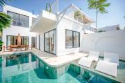 Maison Coucou - Modern Minimalist 3BR Villa near Tanah Lot