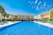 Albufeira Palm Tree With Pool by Homing