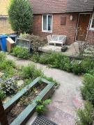 I bed flat by Southwark park with garden and 10 min walk to Bermondsey and Surrey Quays station