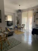 Cozy Anna Apartment ,Near the Sea, Central Location ,Rruga Pavaresia