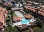 Casa Duplex com 02 suites completa em Condomínio com Piscina , Sauna , churrasqueiras, deck podendo parar embarcações, próximo as Praias das Conchas e Peró e também linda Ilha do Japônes